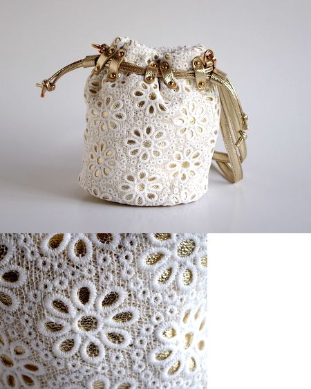 ロラライハリス♡ベージュベルベット♡刺繍のふんわり肩掛け巾着バッグ♡ インド雑貨】フラワービーズ刺繍巾着バッグ /light gray | kapuwa